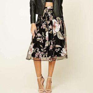 Forever 21 floral print pleated skirt